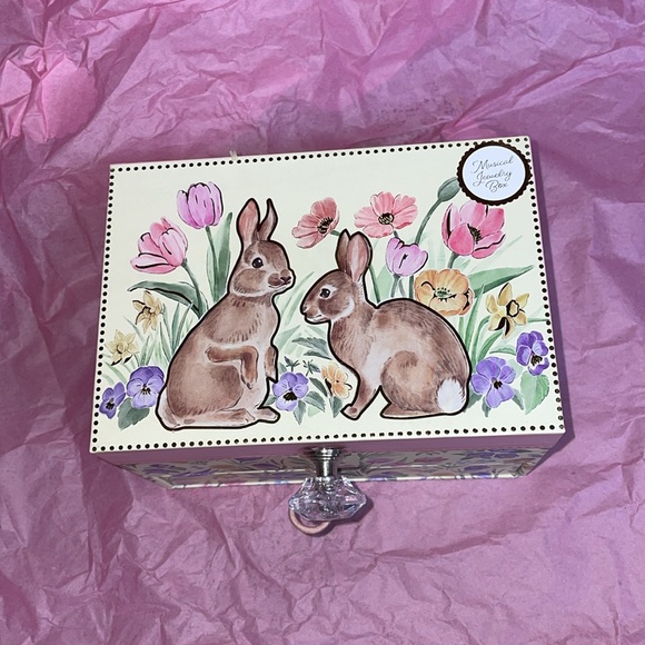 Adorable, musical jewelry box with little bunnies and flowers and carrots - Picture 10 of 14